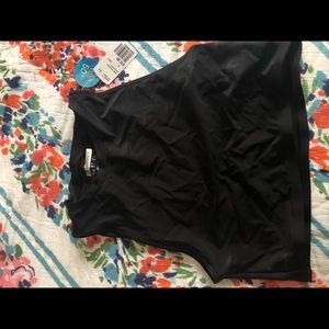 Cropped athletic shirt